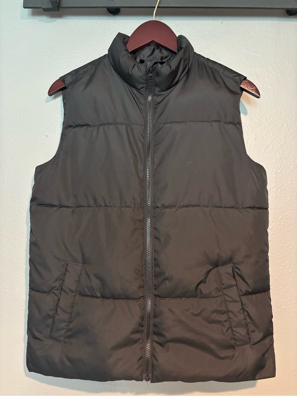 Old Navy Boy’s Black Quilted Puffer Vest